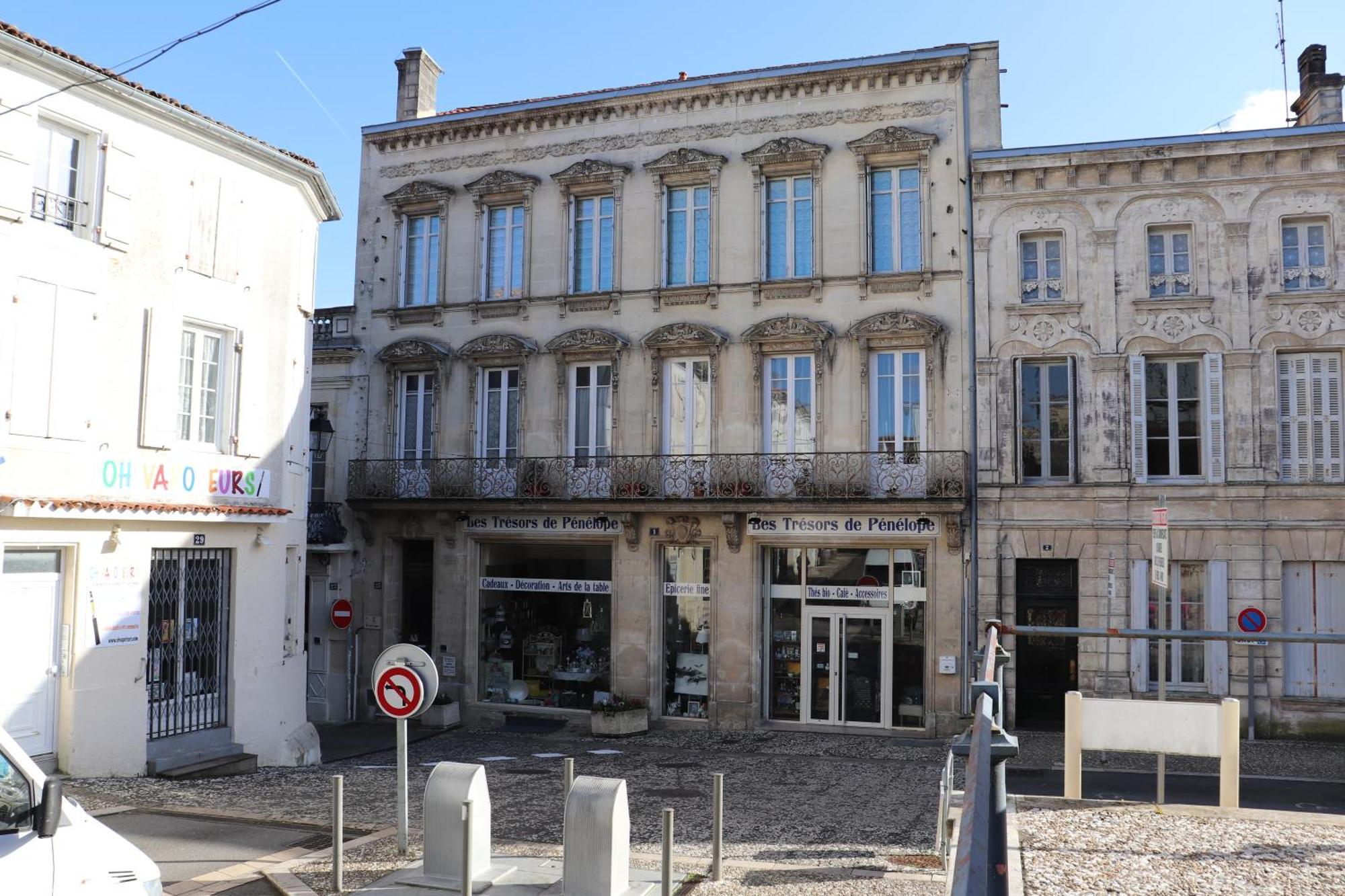 Residence Du Marche Jonzac Exterior photo